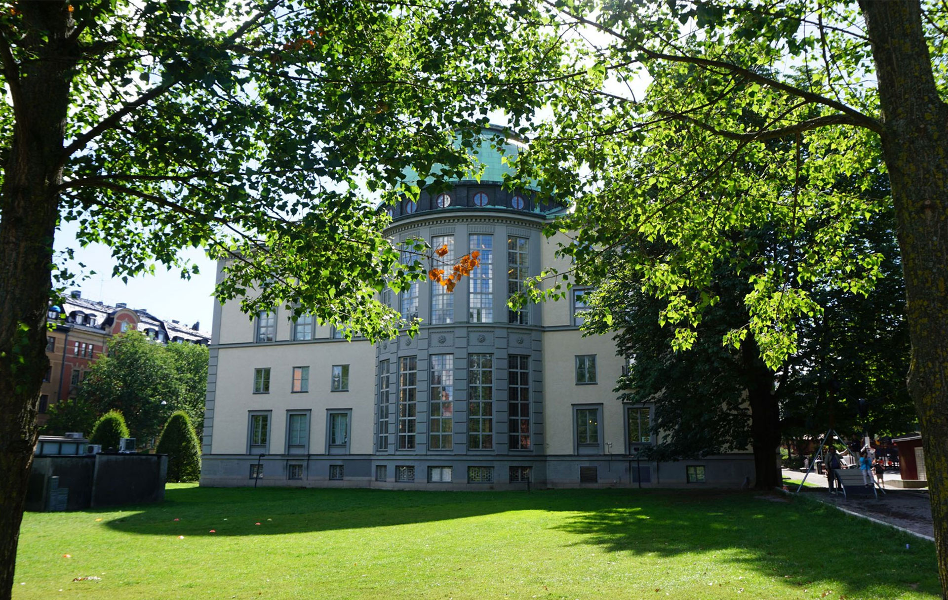 Stockholm School of Economics