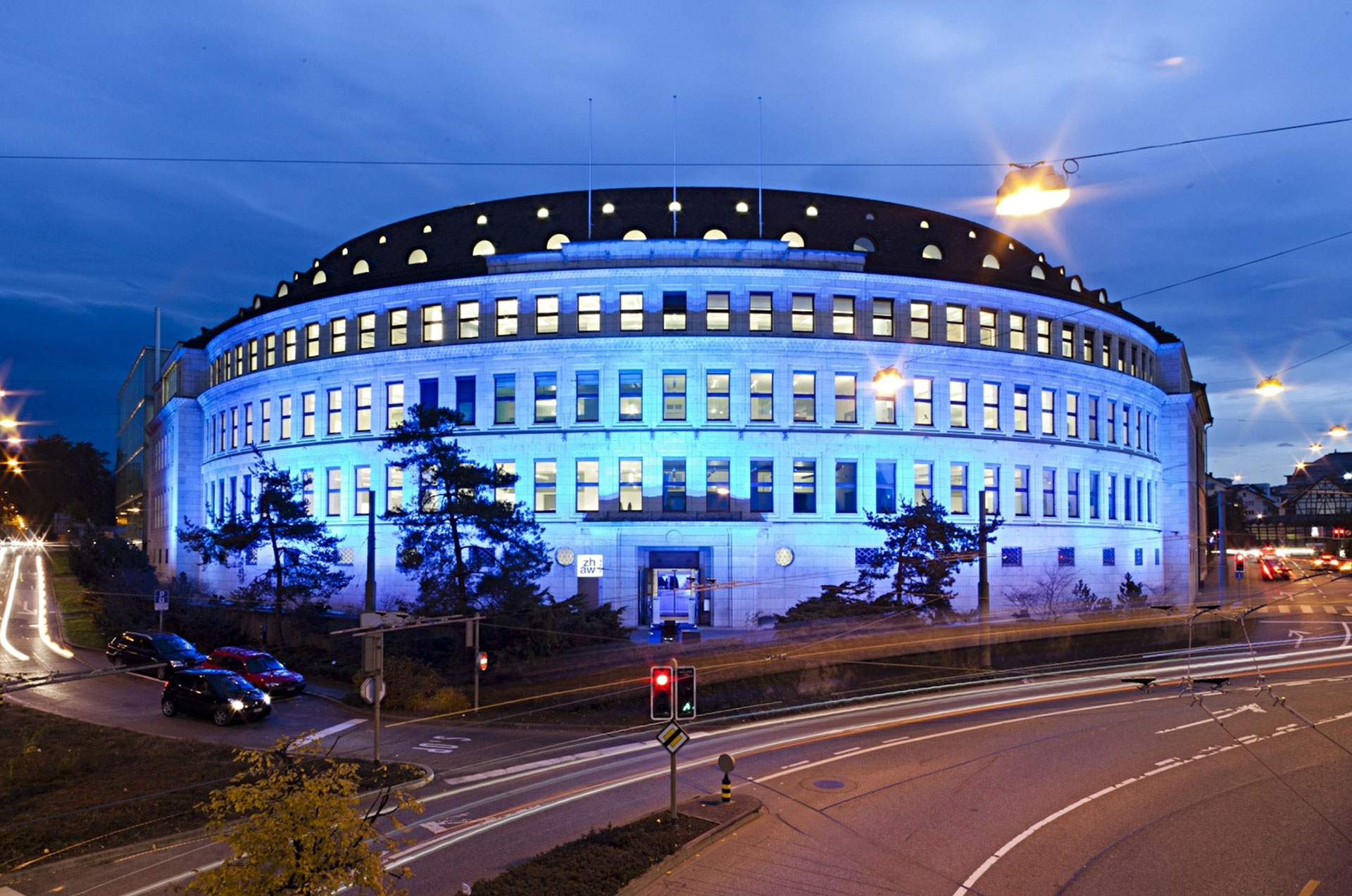 ZHAW School of Management and Law